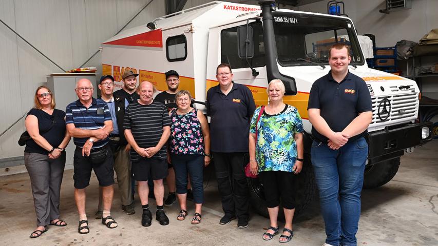 Den Unimog-Krankenwagen hätten die dänischen Gäste gerne mit nach Hause genommen.
